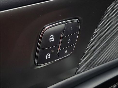 Certified 2024 Lincoln Nautilus Reserve w/ Equipment Group 202A image 17