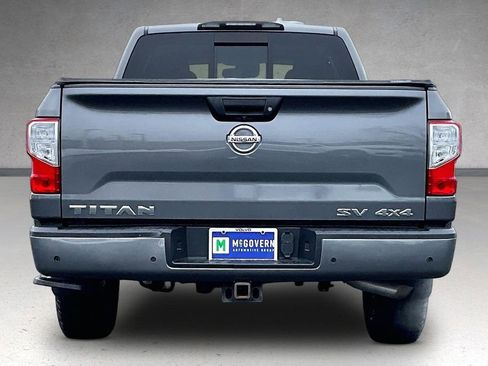 Used 2020 Nissan Titan SV w/ SV Convenience Package image 5