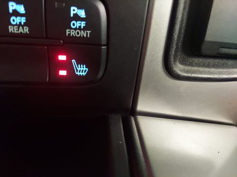 Used 2018 RAM 1500 Lone Star AWD/4WD image 24