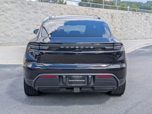 Certified 2025 Porsche Macan Electric image 6