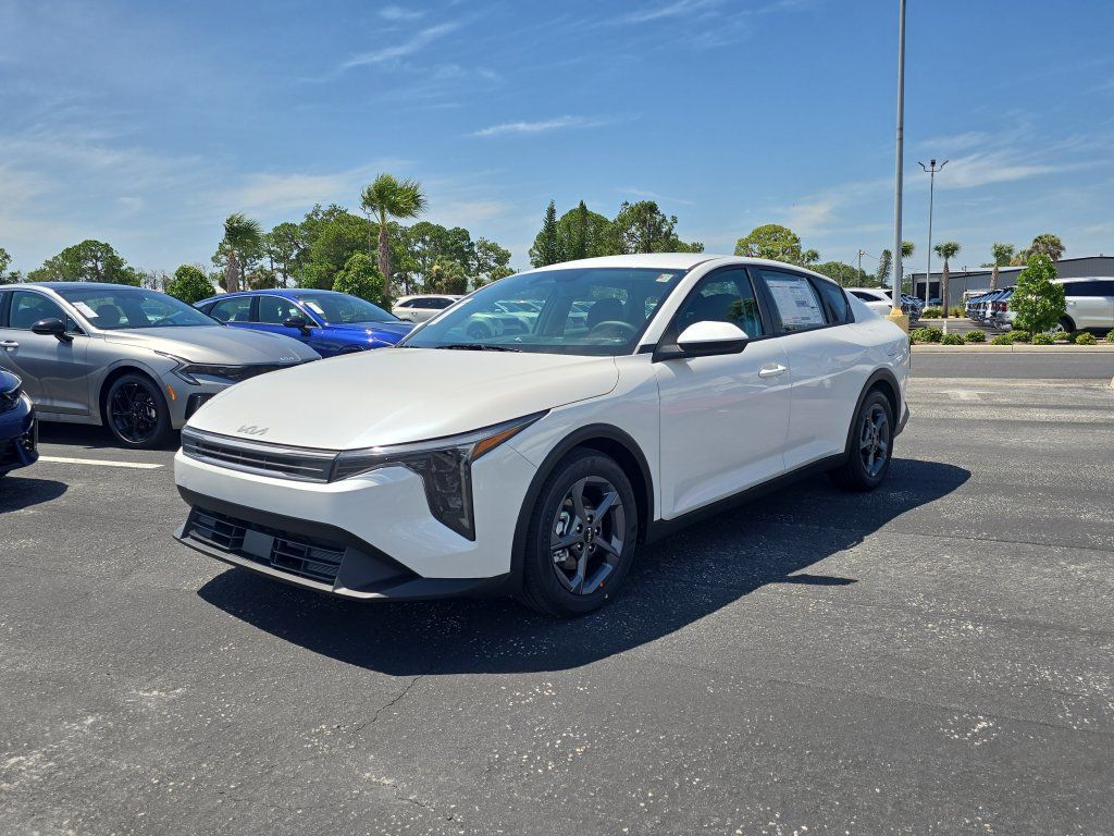 New 2026 Kia K4 FWD image 4