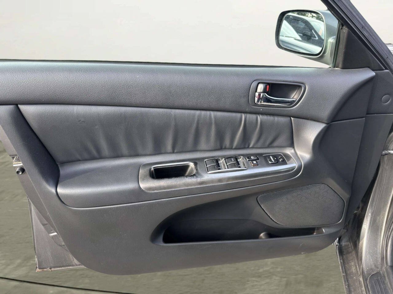 Used 2002 Toyota Camry SE FWD image 11