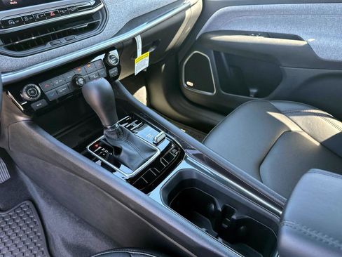 New 2024 Jeep Compass Latitude w/ Sun and Sound Group image 26