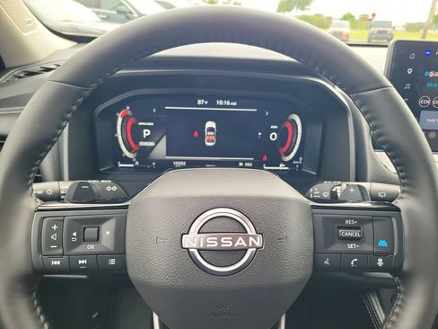 Used 2025 Nissan Rogue Platinum w/ Platinum Premium Package FWD image 22