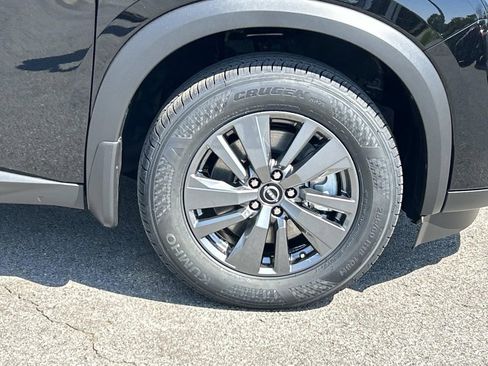 New 2026 Nissan Pathfinder SV w/ SV Premium Package FWD image 9