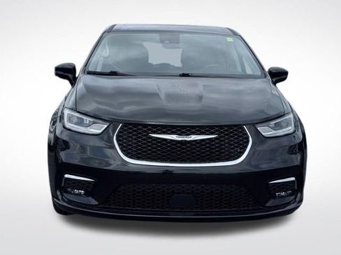Used 2023 Chrysler Pacifica Touring-L FWD image 3