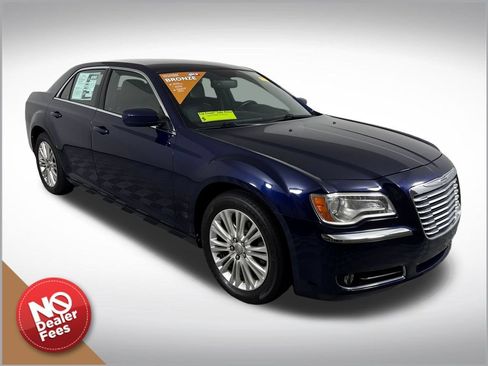 Used 2014 Chrysler 300 AWD image 1