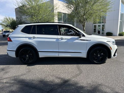 Used 2023 Volkswagen Tiguan SE R-Line FWD image 5