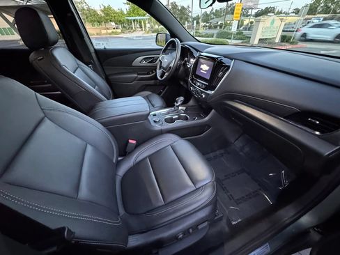 Used 2022 Chevrolet Traverse LT w/ LPO, Floor Liner Package FWD image 13
