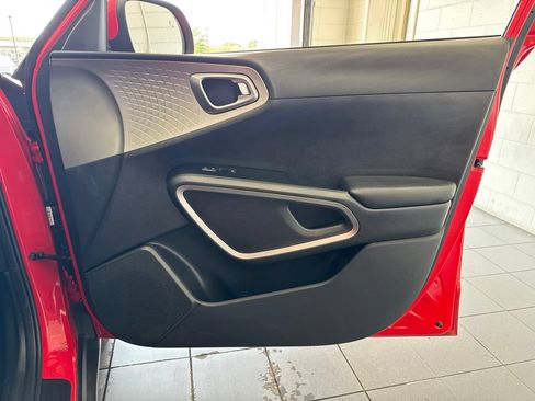 Used 2024 Kia Soul LX w/ Option Group 015 FWD image 49