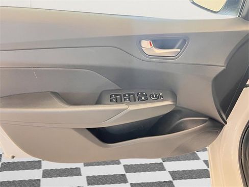 Used 2021 Hyundai Accent SE image 15