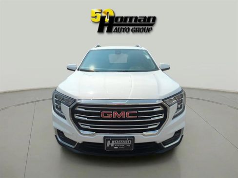 Used 2024 GMC Terrain SLT image 8