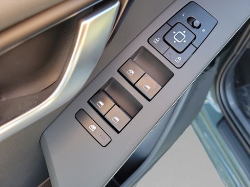 New 2026 Kia Niro EX FWD image 13