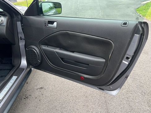 Used 2006 Ford Mustang Coupe RWD image 11