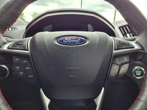 Used 2024 Ford Edge ST-Line AWD/4WD image 16