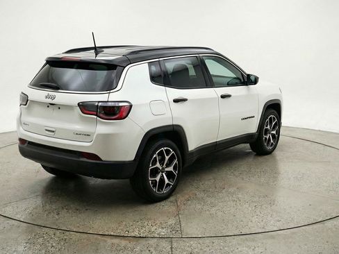 Used 2025 Jeep Compass Limited AWD/4WD image 9