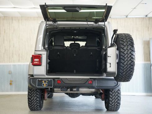 Used 2019 Jeep Wrangler Unlimited Sahara w/ Quick Order Package 24M Moab image 39