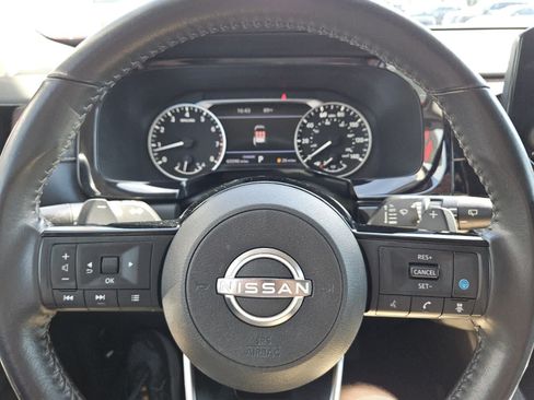Used 2022 Nissan Pathfinder SV FWD image 11