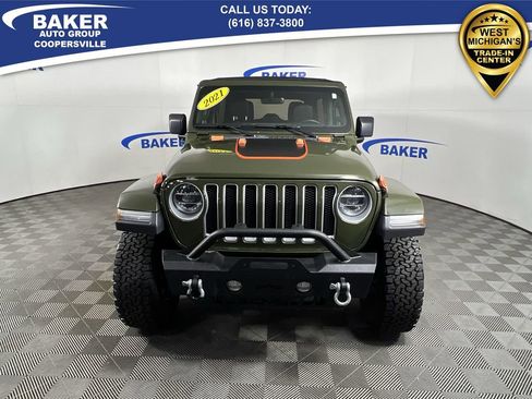 Used 2021 Jeep Wrangler Unlimited Sahara w/ Uconnect 4C Nav & Sound Group image 3