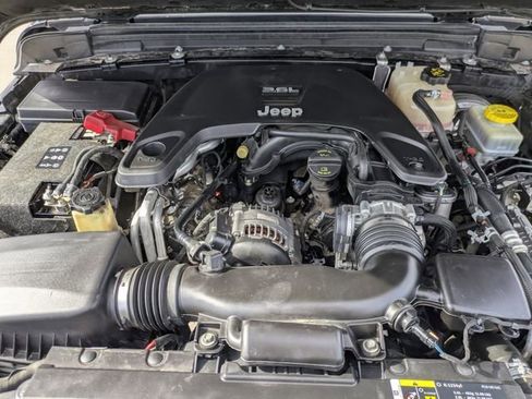 Used 2018 Jeep Wrangler Unlimited Rubicon image 37