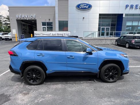 Used 2024 Toyota RAV4 SE AWD/4WD image 7