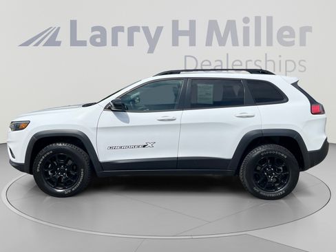 Used 2022 Jeep Cherokee Latitude AWD/4WD image 2