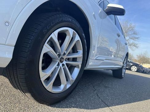 Certified 2025 Audi Q7 3.0T Premium Plus AWD/4WD image 10