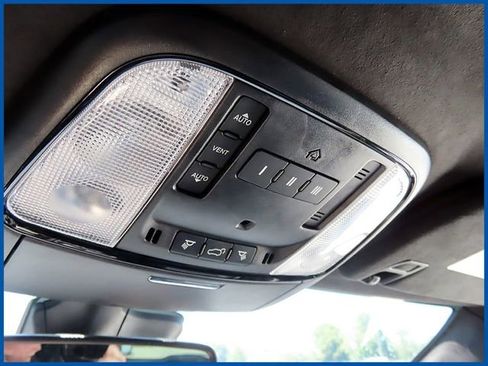 Used 2022 Dodge Durango R/T AWD/4WD image 19