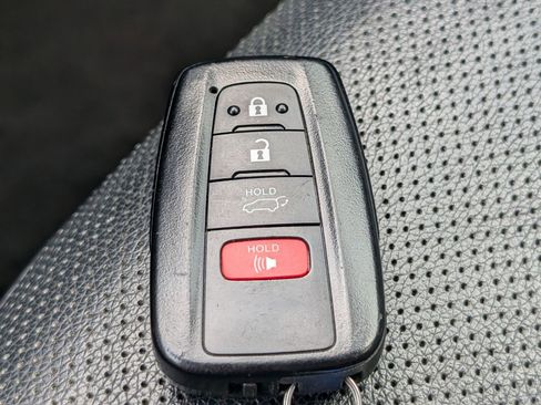 Used 2023 Toyota Highlander Limited FWD image 34