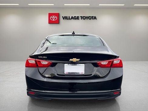 Used 2017 Chevrolet Malibu LS image 4