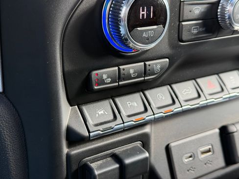 Used 2020 GMC Sierra 1500 SLT w/ SLT Premium Plus Package image 16