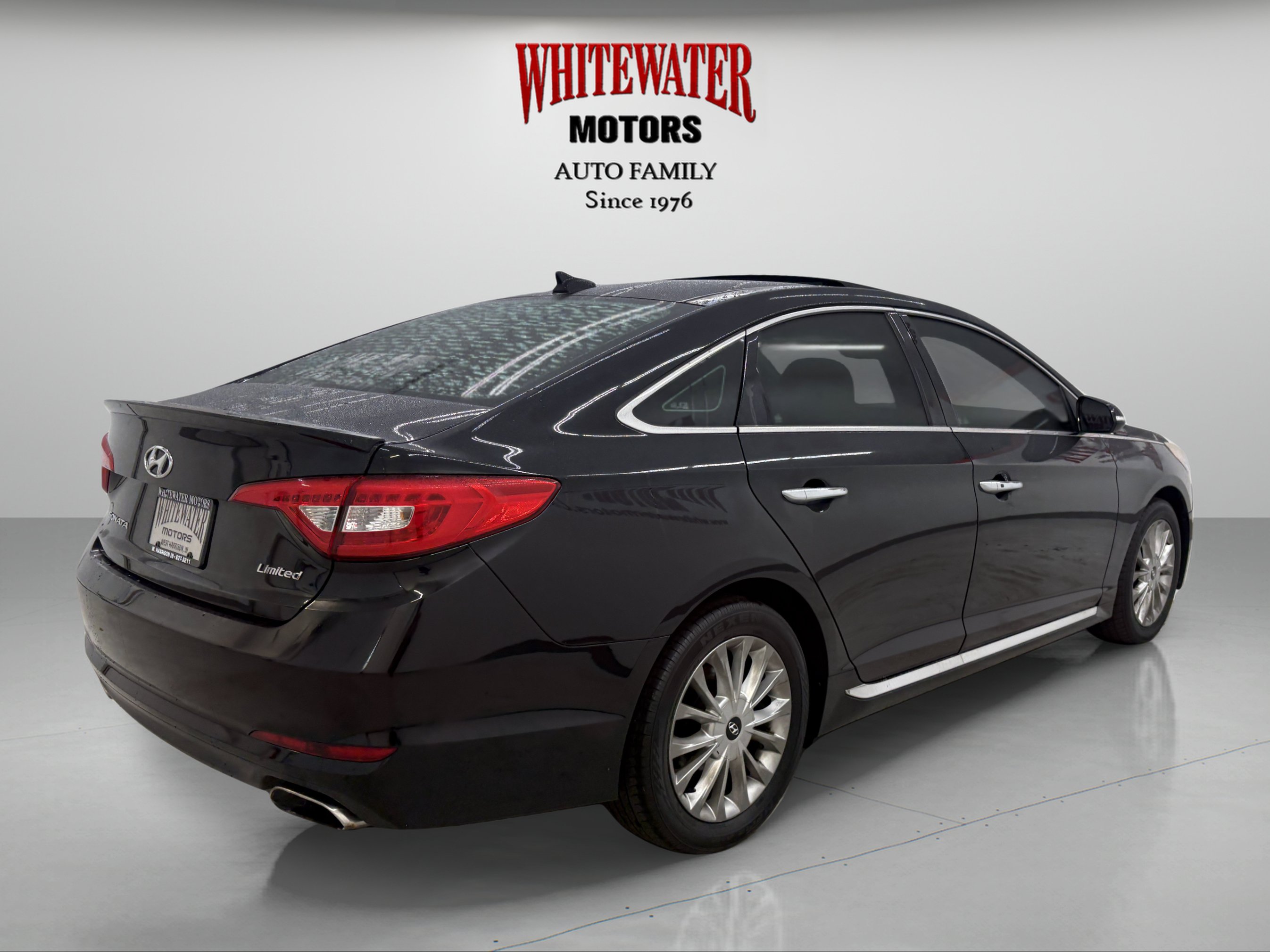 Used 2015 Hyundai Sonata Limited w/ Option Group 05 FWD image 4