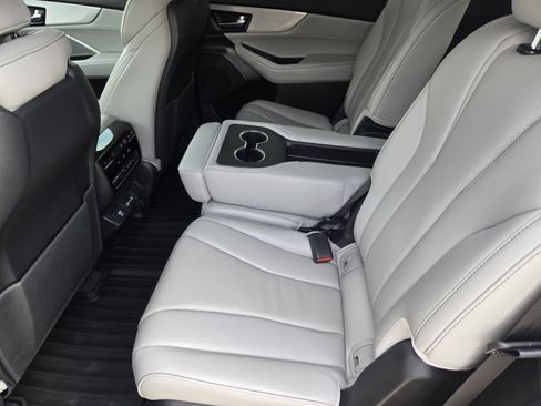 Certified 2023 Acura MDX FWD w/ Technology Package image 38