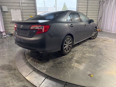Used 2012 Toyota Camry LE image 5