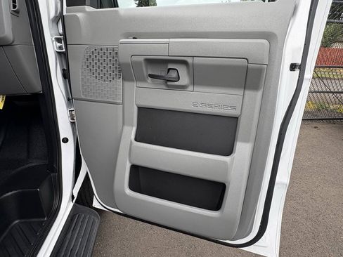 Used 2014 Ford E-350 and Econoline 350 XL w/ Power Windows & Locks Group RWD image 13