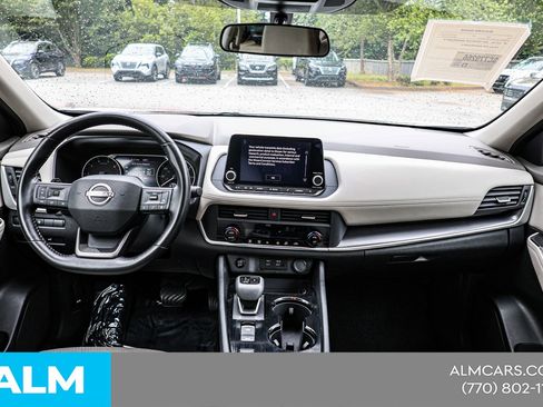 Used 2025 Nissan Rogue SV FWD image 23