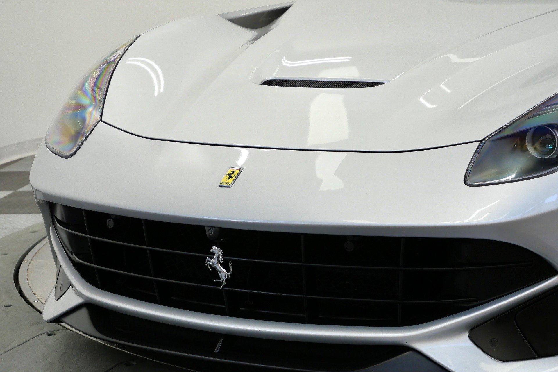Used 2015 Ferrari F12 Berlinetta RWD image 44