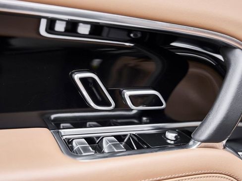 Used 2023 Land Rover Range Rover SE image 31