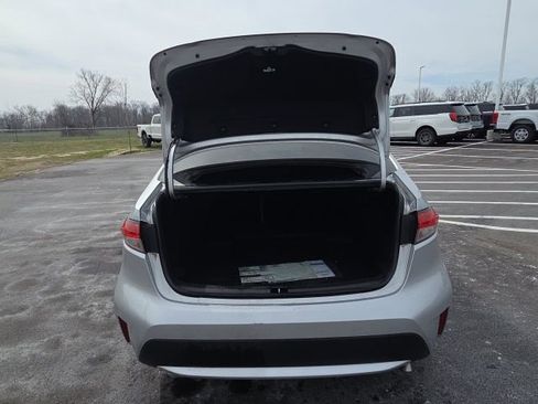 Used 2021 Toyota Corolla LE image 10