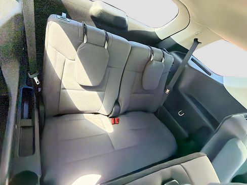 Used 2025 Ford Explorer Active image 21