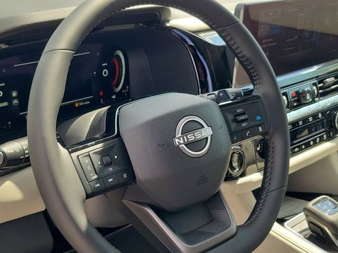 New 2026 Nissan Pathfinder SL FWD image 9