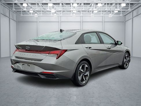 Certified 2023 Hyundai Elantra SEL w/ Convenience Package image 6