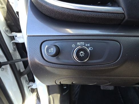 Used 2020 Buick Encore Preferred image 20