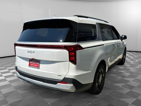 New 2026 Kia Carnival EX FWD image 4