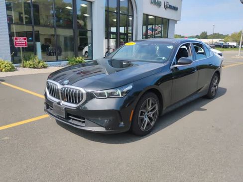Used 2026 BMW 530i xDrive AWD/4WD image 3
