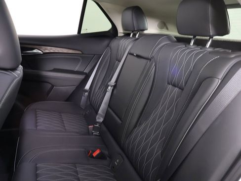 Used 2023 Buick Envision Avenir AWD/4WD image 38
