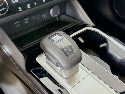 New 2026 Mitsubishi Outlander SE FWD image 11