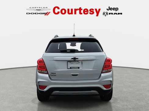 Used 2018 Chevrolet Trax LT w/ Redline Edition image 6