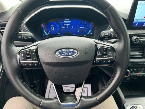 Used 2022 Ford Escape Titanium w/ Class II Trailer Tow Package AWD/4WD image 22