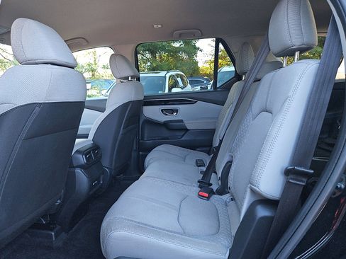 Certified 2023 Honda Pilot LX image 13